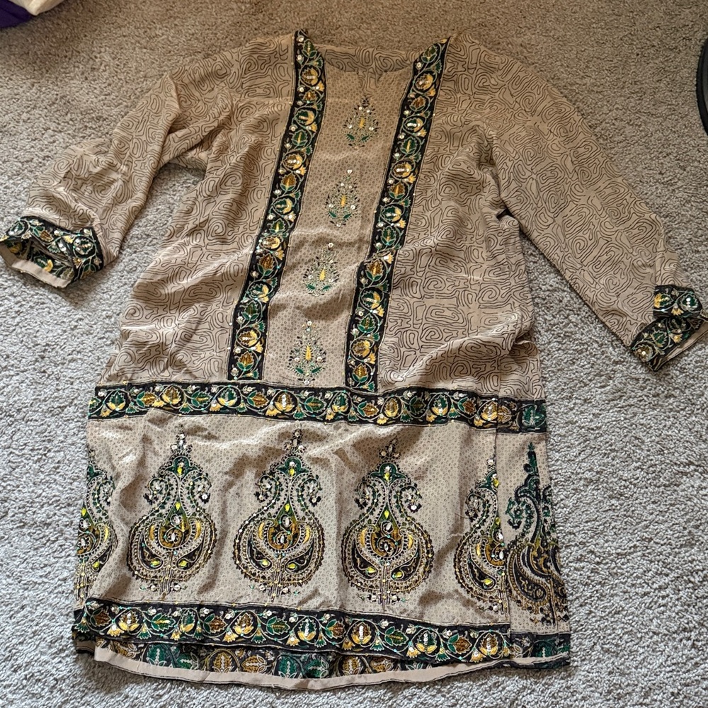 Embroidered kurtha with Paisley Design